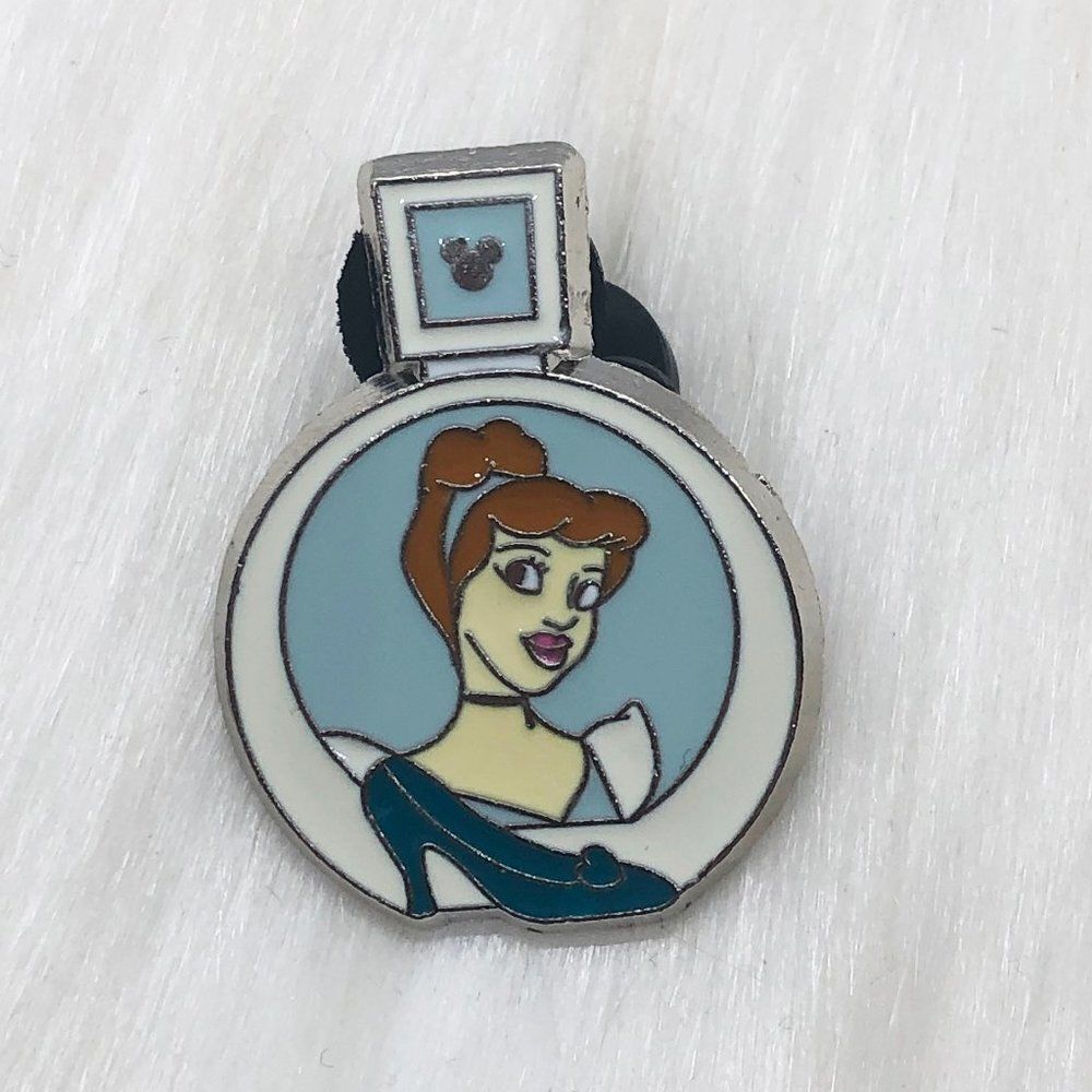 🔮 5/$25‎ Disney Bottle Collection Cinderella Pin